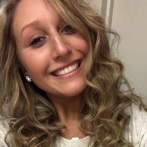 Meet your Posher, Makayla